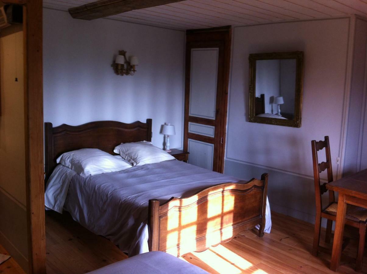 Bed and Breakfast La Ferme Des Vignes Hotot-en-Auge Экстерьер фото